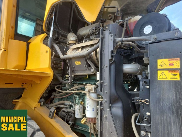 2015-volvo-l90h-image-26