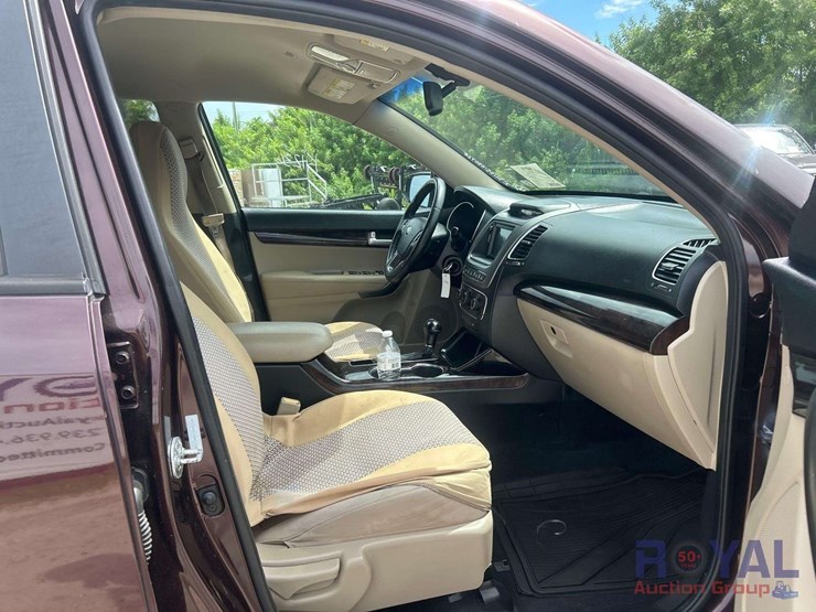 2014-kia-sorento-image-23