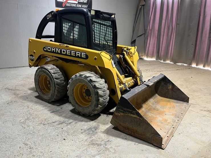 john-deere-250-image-7