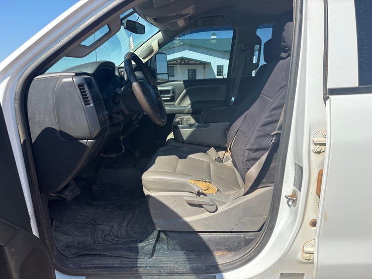 2015-chevrolet-k3500hd-image-12