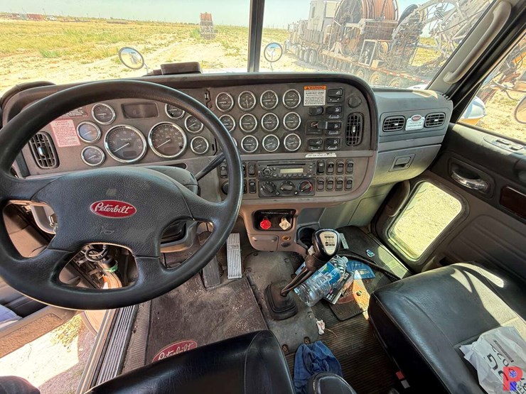 2013-peterbilt-367-image-6