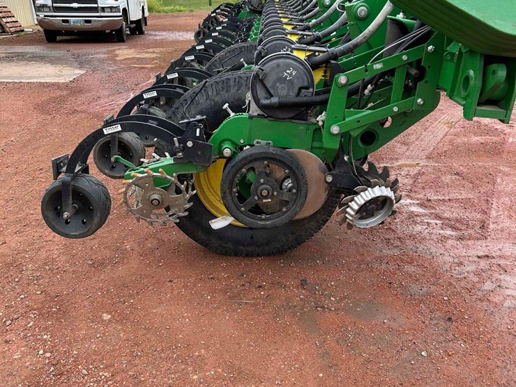 2014-john-deere-1770nt-image-8
