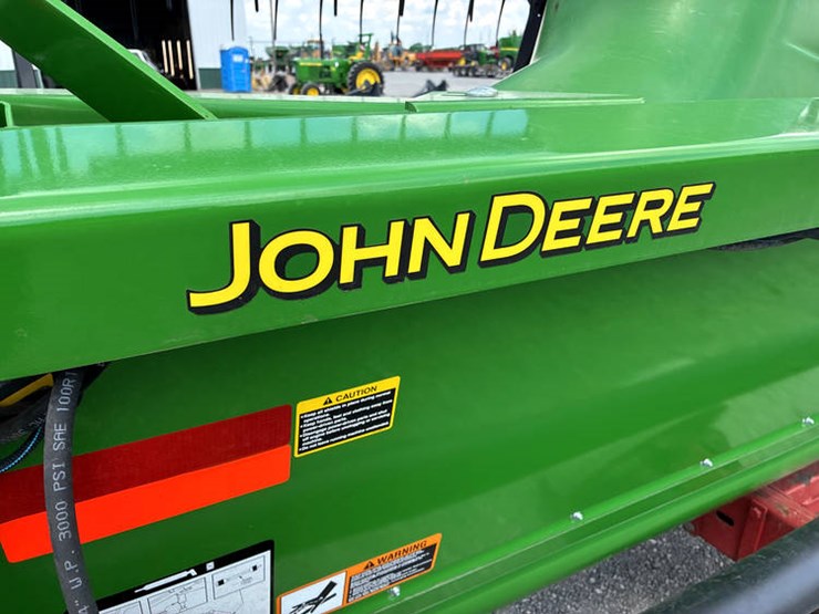 2016-john-deere-630f-image-28