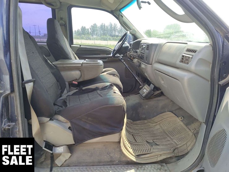2003-ford-f550-image-16