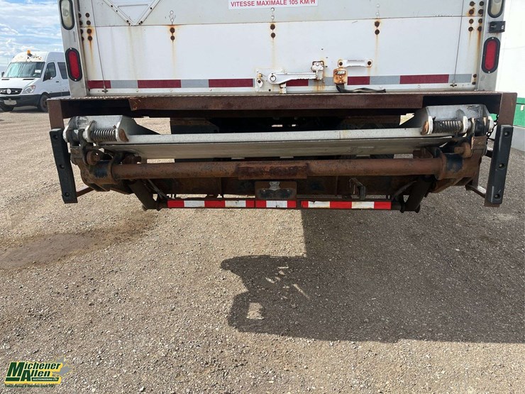 2009-international-durastar-4300-image-21