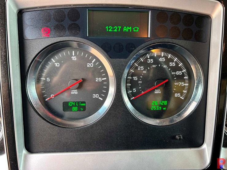 2013-kenworth-t800-image-10