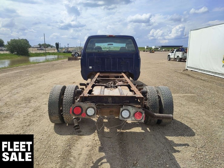 2003-ford-f550-image-19