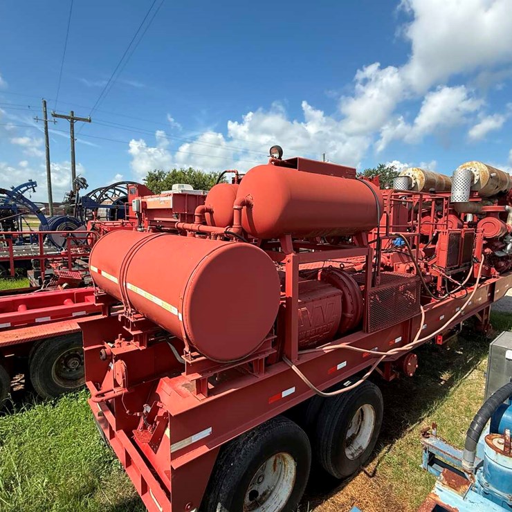 WESTERN ROUGH RIDER 1000 HP 10K TRIPLEX DOUBLE PUMP TRAILER