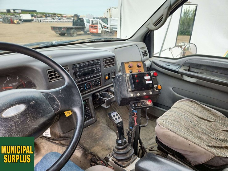 2008-ford-f750-image-9