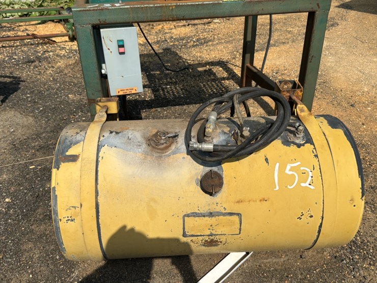 #152-•-truck-fuel-tank-image-1