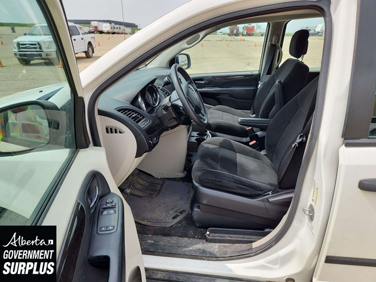 2013-dodge-grand-caravan-image-10