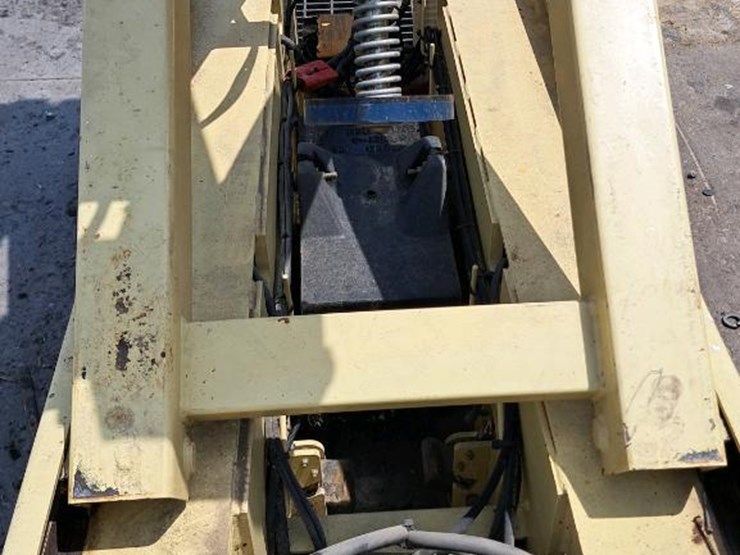 2016-jlg-2632es-image-24
