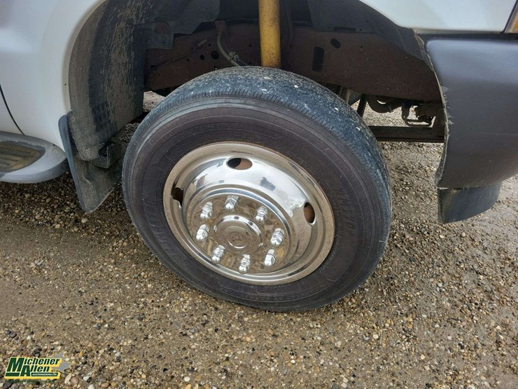 2004-ford-f550-image-51