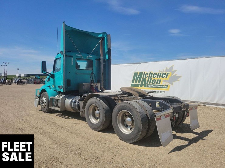 2019-peterbilt-579-image-2