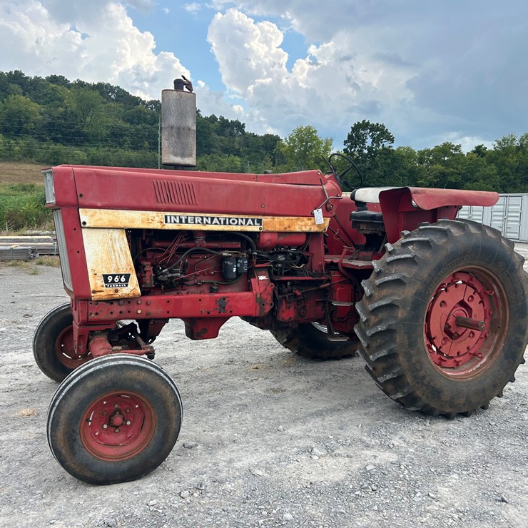INTERNATIONAL 966
