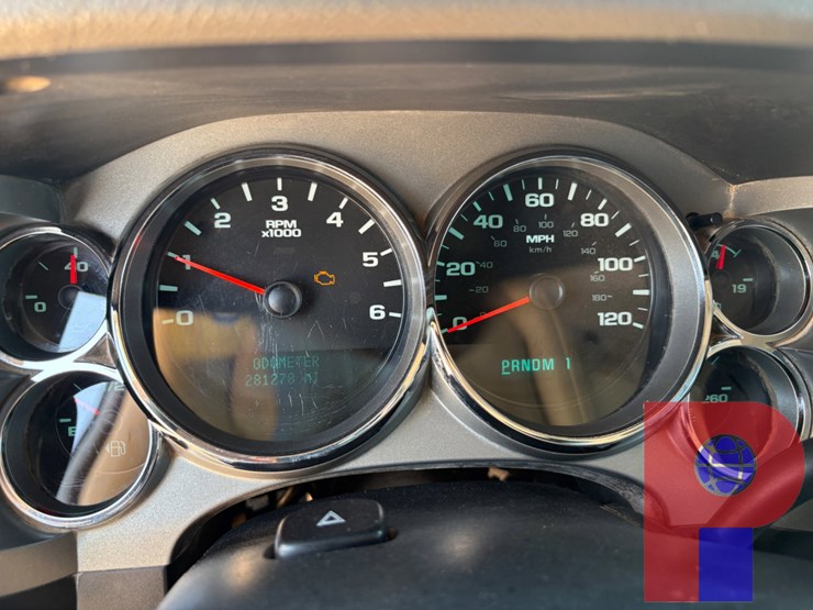2012-chevrolet-silverado-3500hd-image-8