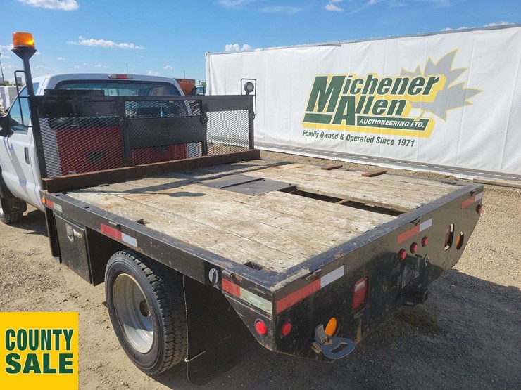 2003-ford-f550-image-25
