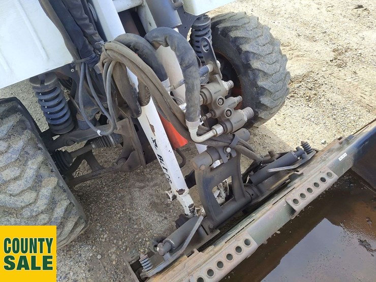 2011-bobcat-toolcat-5600-image-30