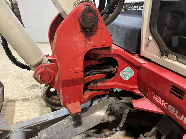 takeuchi-tb370-image-15