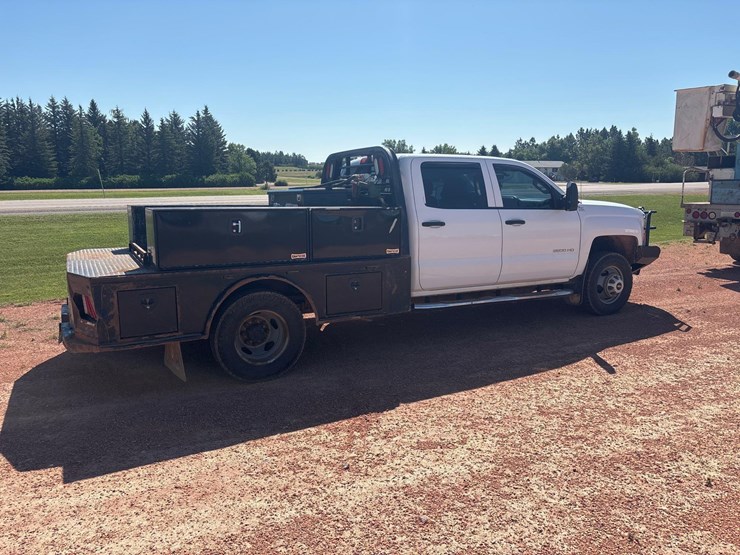 2015-chevrolet-k3500hd-image-5