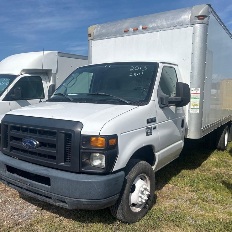 2013 FORD E350