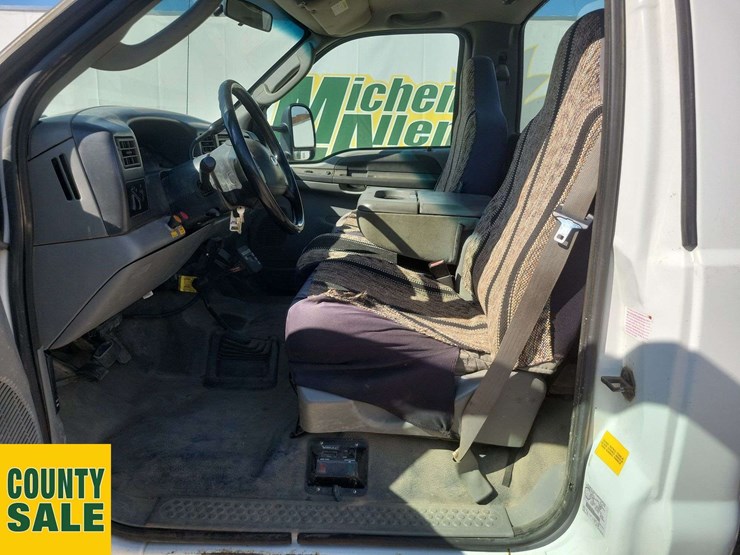 2003-ford-f550-image-18