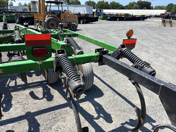 2014-john-deere-714-image-31