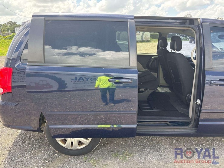2017-dodge-grand-caravan-se-image-20