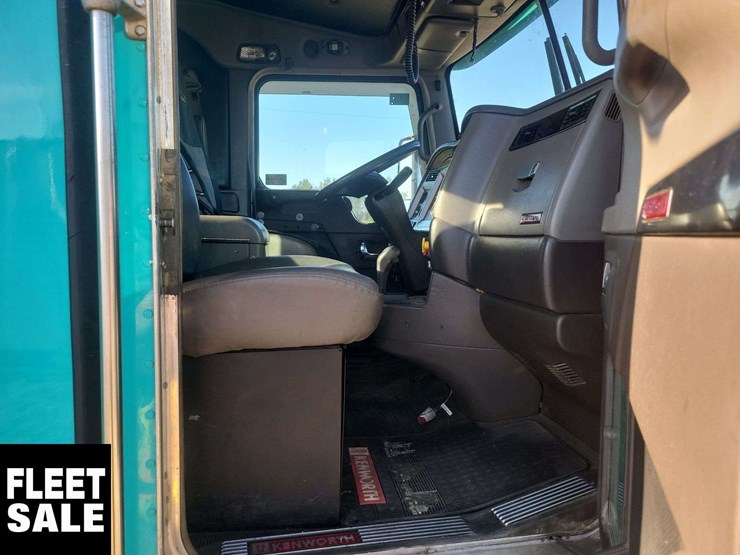 2014-kenworth-t660-image-14