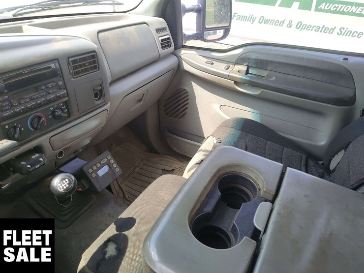 2003-ford-f550-image-14