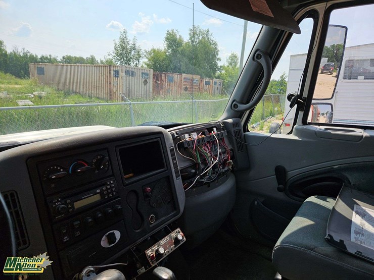 2006-international-durastar-4400-image-25