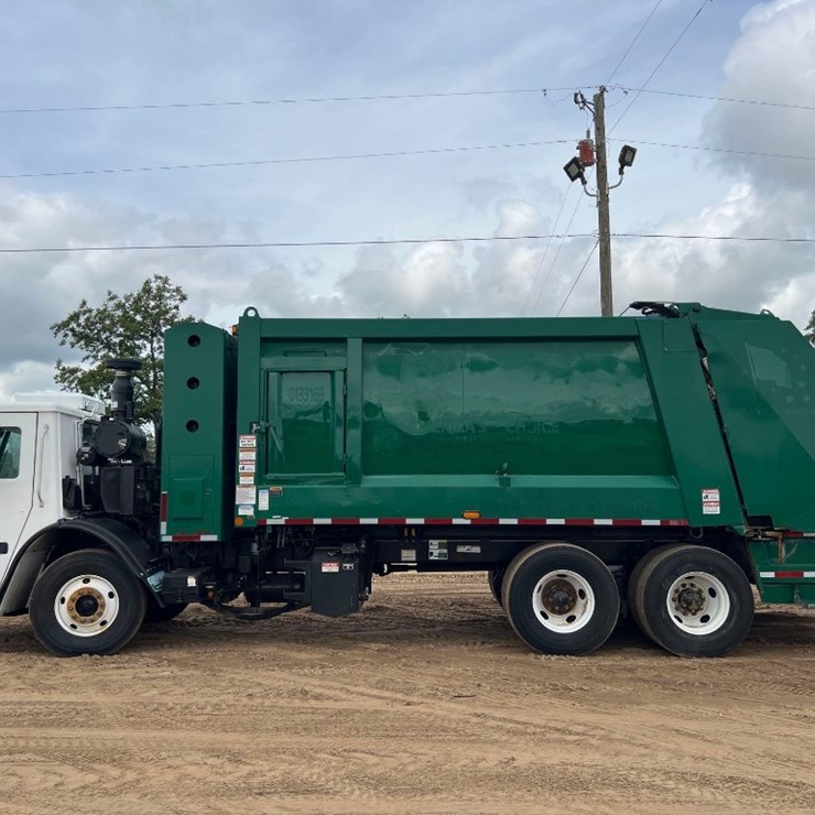 2015 MACK LEU633
