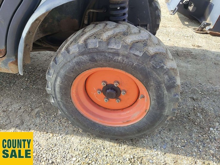 2011-bobcat-toolcat-5600-image-24