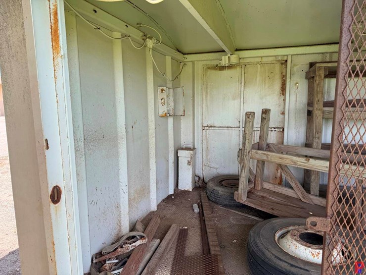 24’l-x-10.6’w-x-9’h-skidded-doghouse-w/-open-side-sliding-doors-image-6
