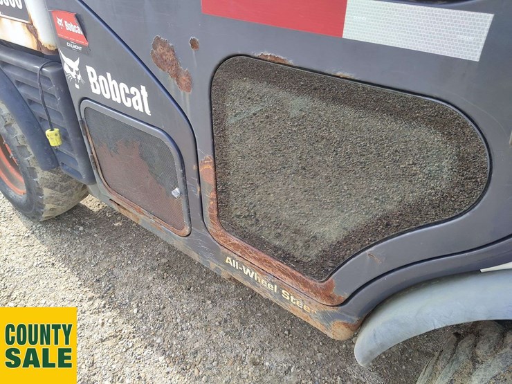 2011-bobcat-toolcat-5600-image-34