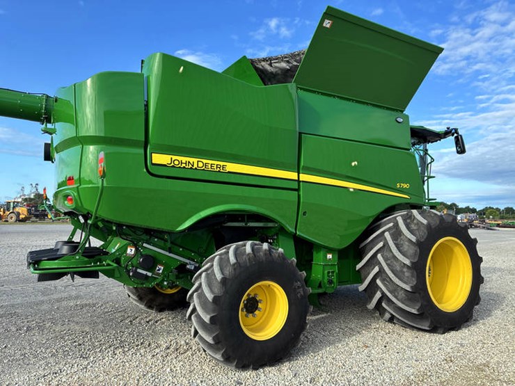 2024-john-deere-s790-image-8