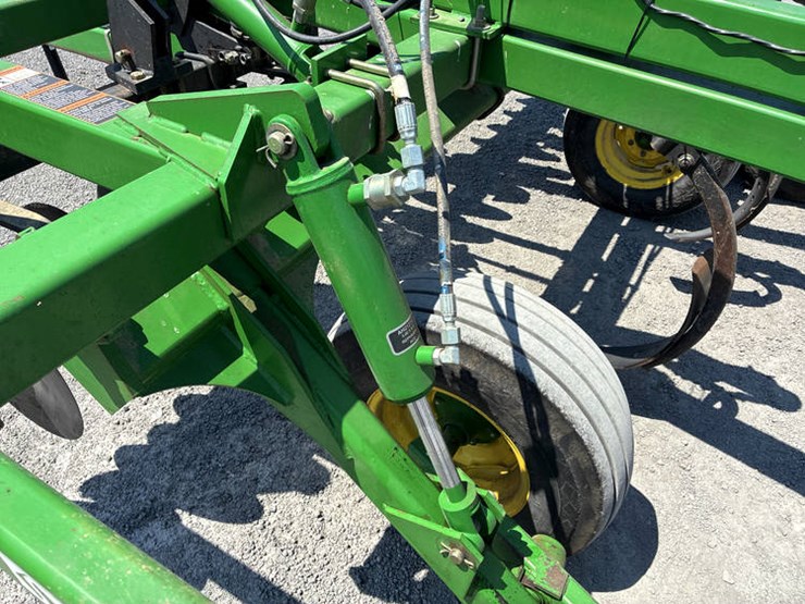 2014-john-deere-714-image-21