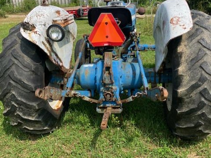 ford-4000-image-3