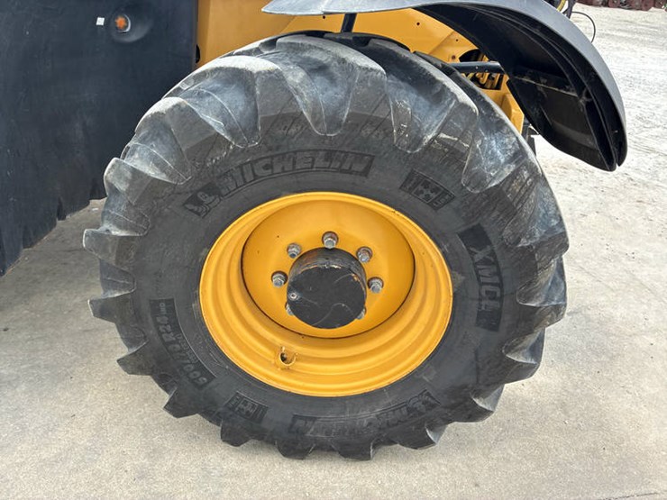 2018-caterpillar-th408d-image-64