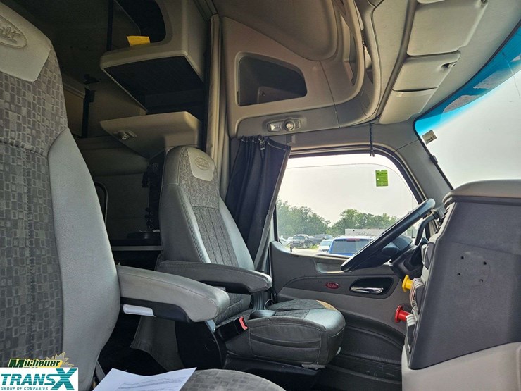 2020-peterbilt-579-image-29