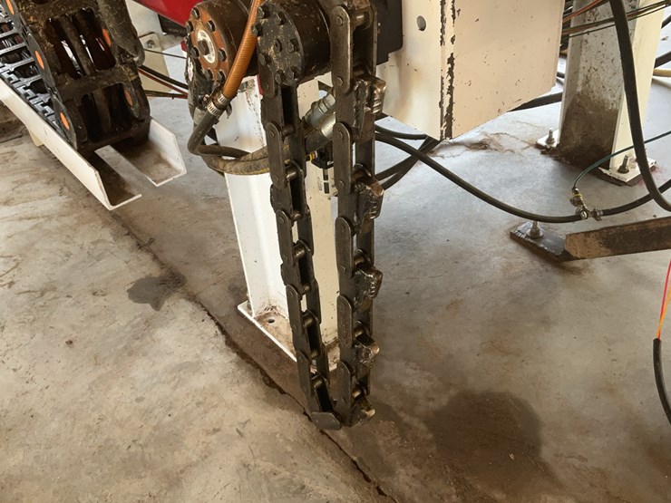 2022-john-deere-80-image-43