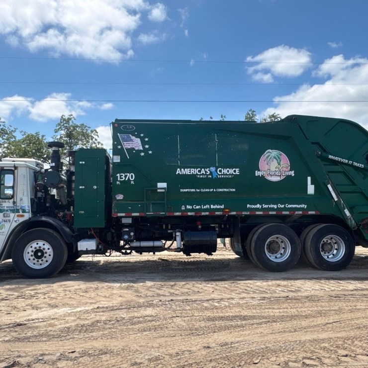 2013 MACK LEU633