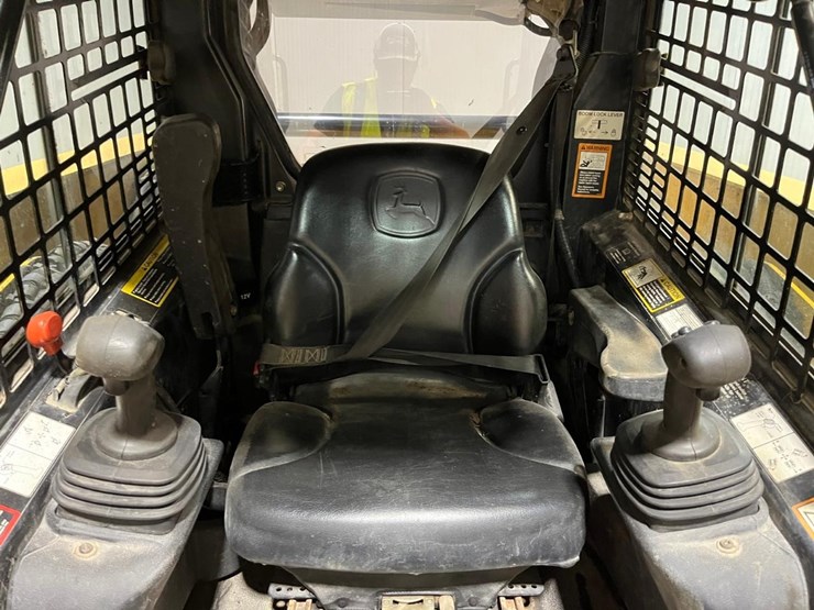 2018-john-deere-328-image-19