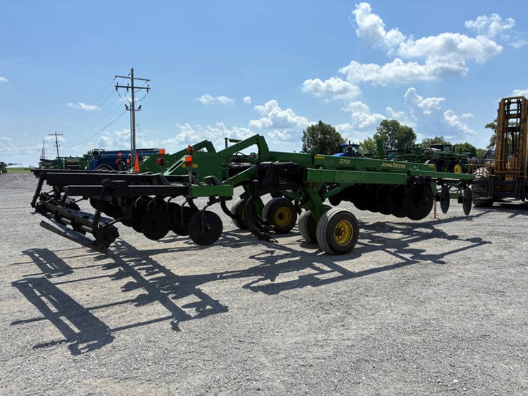 john-deere-2700-image-8