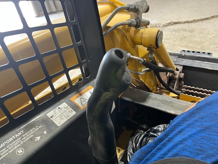 john-deere-317-image-24