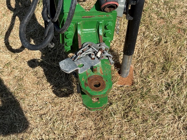 2021-john-deere-450e-image-10