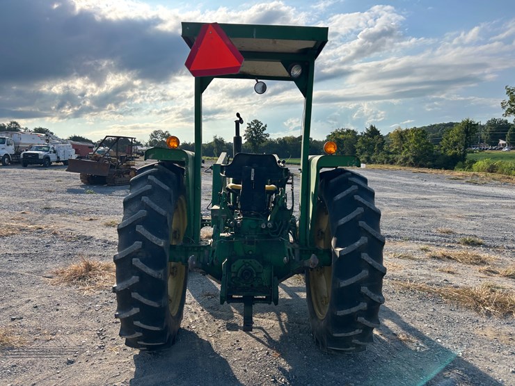 john-deere-2120-image-6