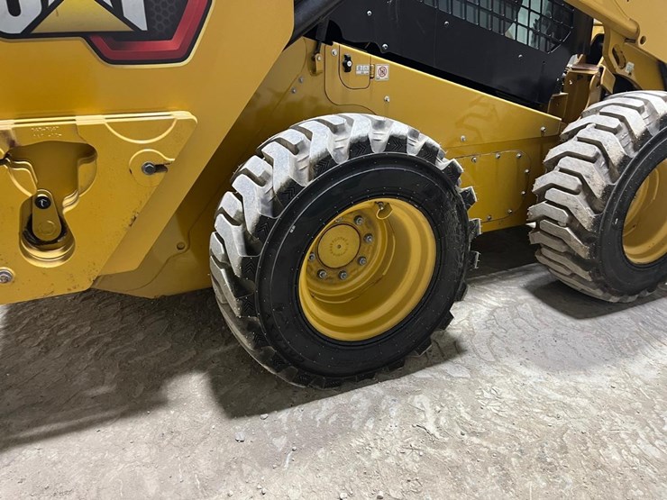2022-caterpillar-262d3-image-18
