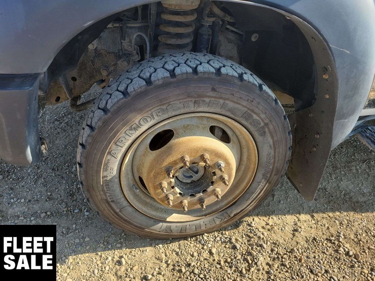 2011-ford-f550-image-33