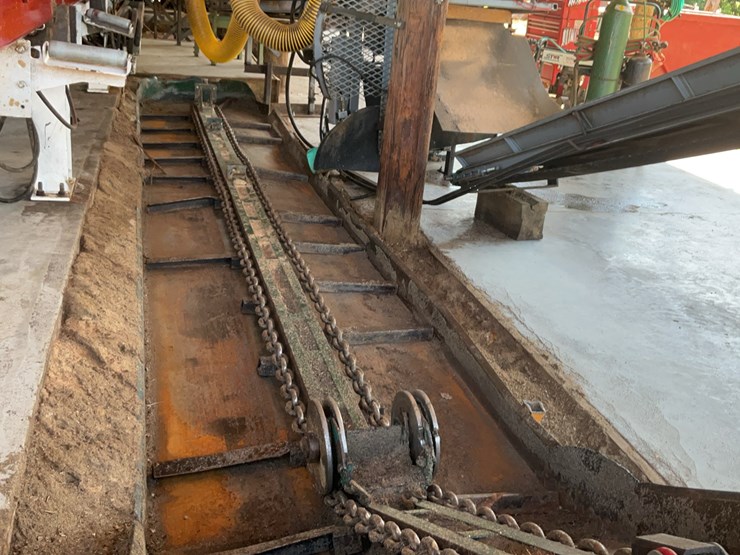 #125-•-barn-sweep-conveyor-image-3